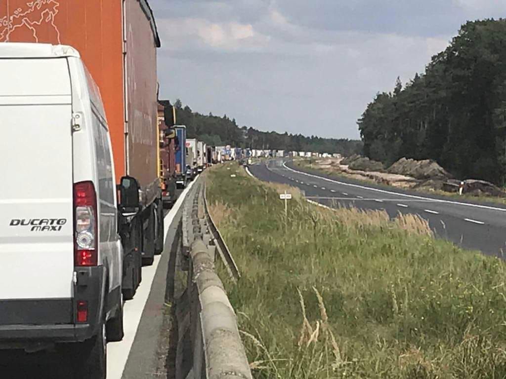 Gigantyczny korek na E75 na trasie Łódź - Częstochowa. Zator ma około 13 km