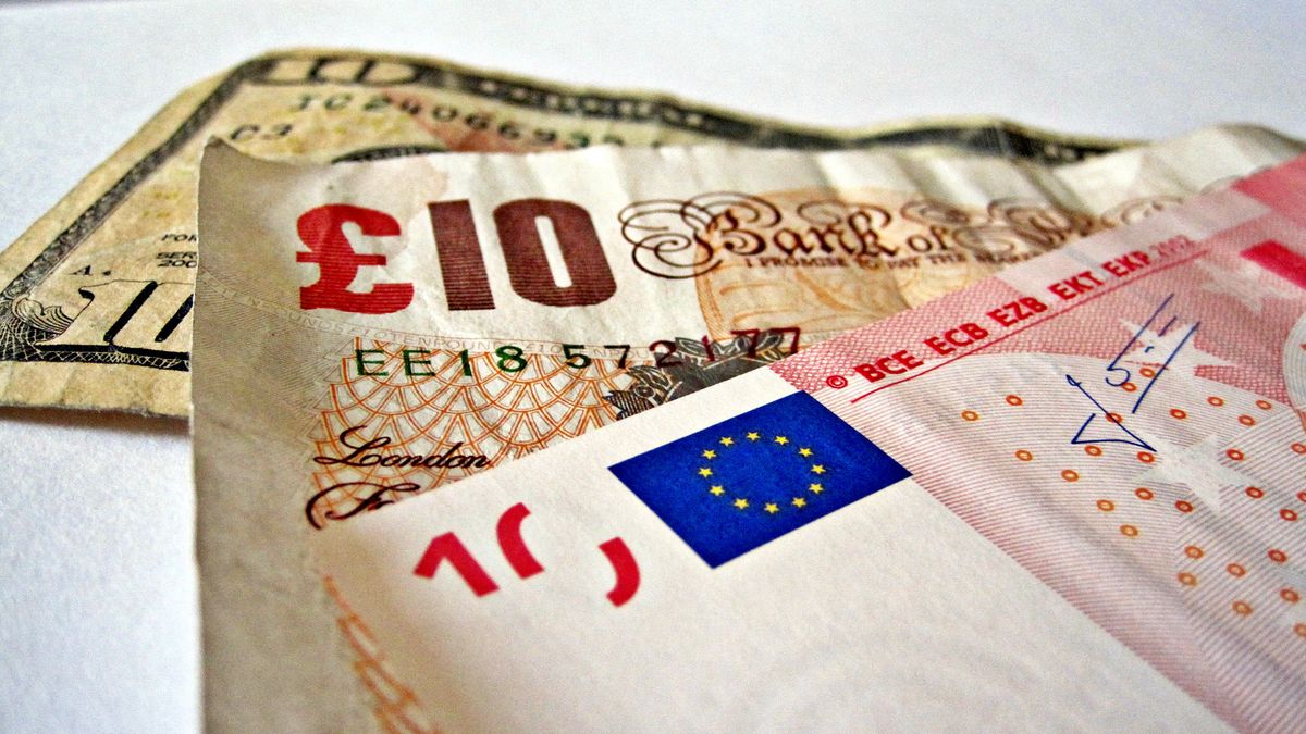 Analitycy nie wykluczają, że wkrótce będziemy świadkami parytetu na euro-funcie.                      