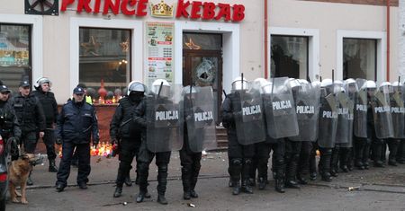 Zamieszki w Ełku. Zdemolowali kebab po zabójstwie Polaka