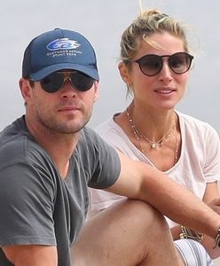 Chris Hemsworth pokazał się z żoną na plaży. Elsa Pataky skradła uwagę fotoreporterów