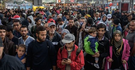 Niemcy zamkną granice dla imigrantów? Następczyni Merkel nie wyklucza takiego scenariusza