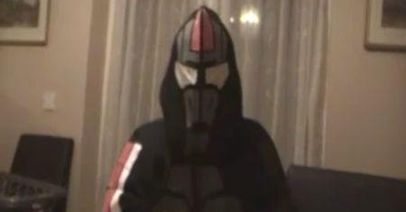 Fani wściekli na nową książkę ze świata Mass Effect. Palą jej egzemplarze w internecie