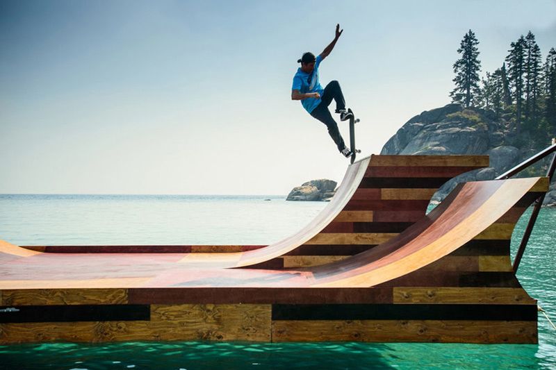 Floating Skate Ramp