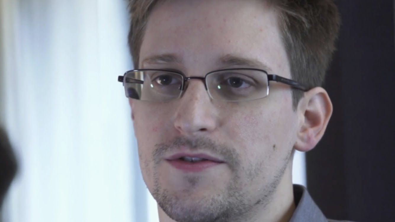 Snowden wyśmiewa FBI i sprawę iPhone'a. "G*wno prawda"