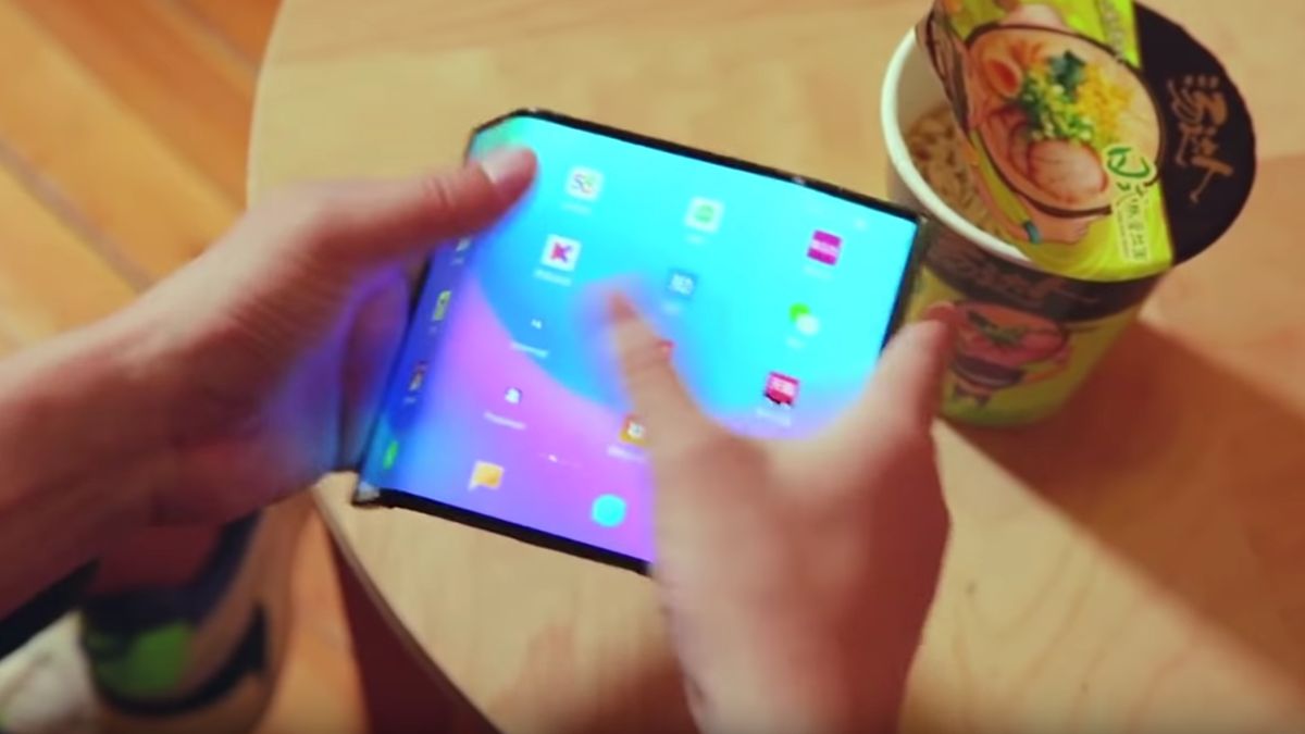 Xiaomi Mi Fold podczas składania