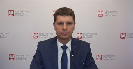 MEN: Rozważamy rezygnację z ustnych matur