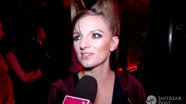 <h2>Fryzura Sarsy, Róże Gali 2015</h2>