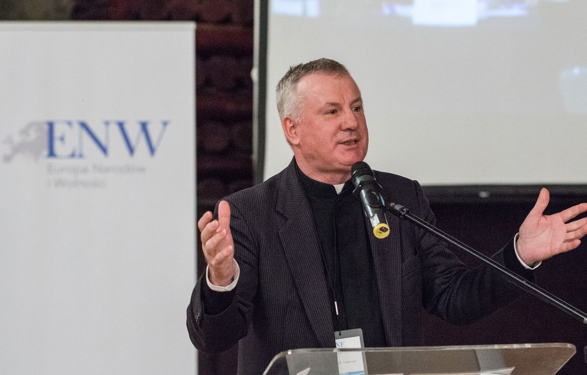 Koronawirus w Polsce. Ks. Tadeusz Guz z KUL: "W czasie mszy nie można się zarazić". Biskup reaguje