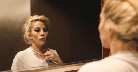 Gwałt, choroba, trauma i sukienka z mięsa. Lady Gaga przez lata udowodniła, że jest największym zjawiskiem popkultury