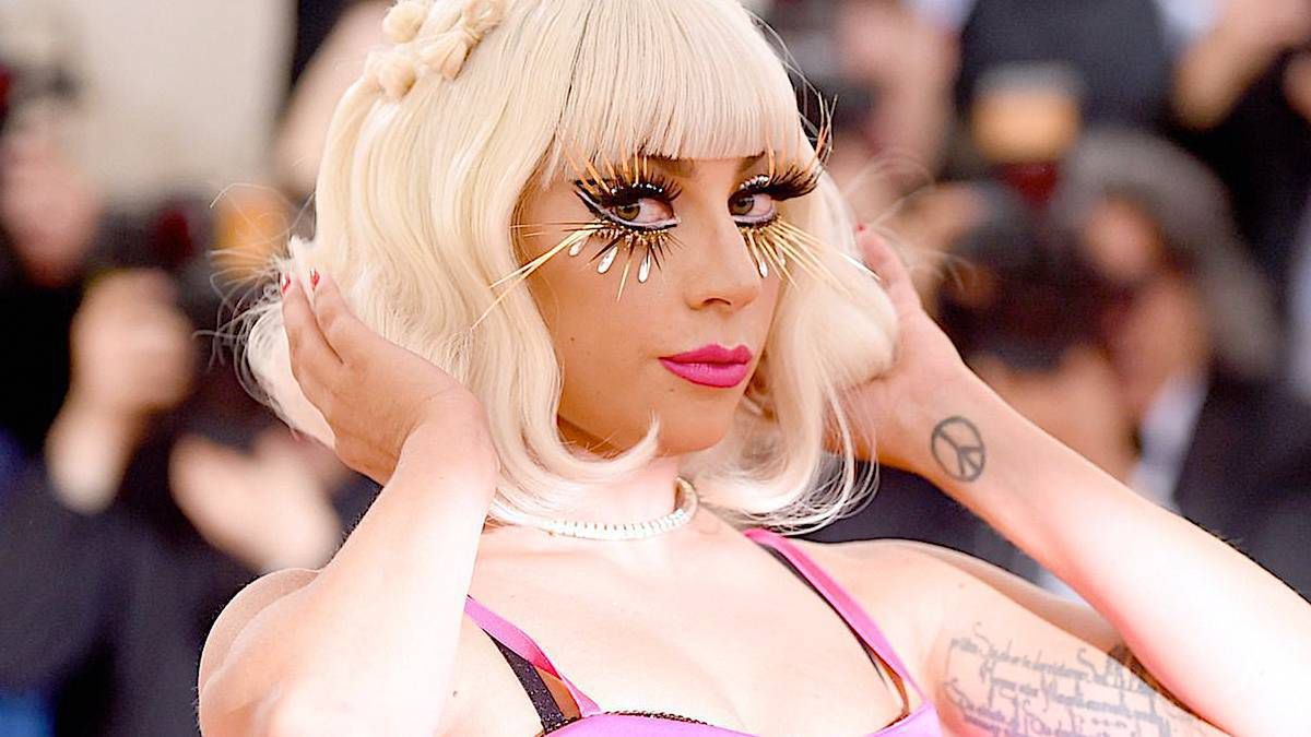 Lady Gaga zmyła makijaż, a fani oniemieli z zachwytu. Na co dzień wygl�ąda jak dziewczynka