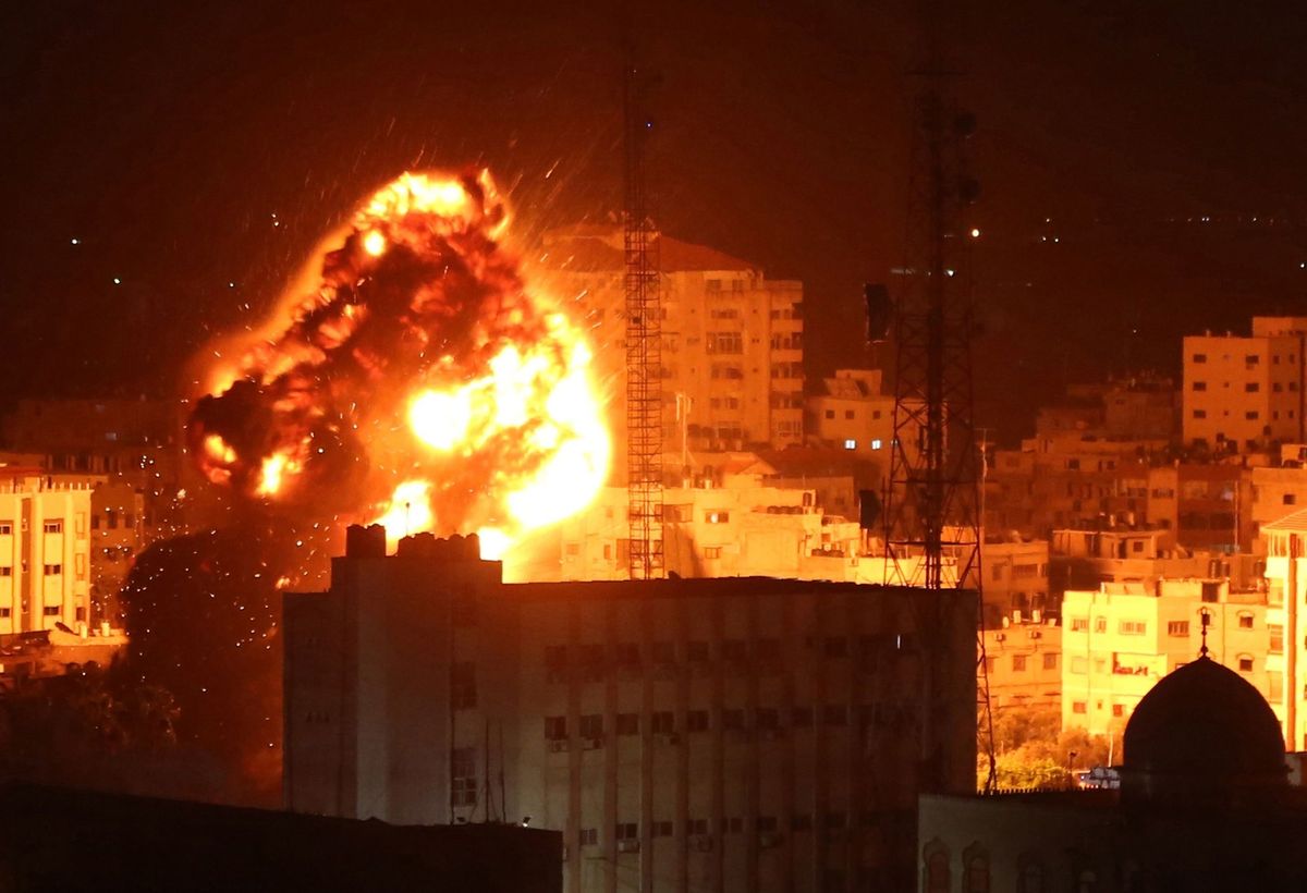 Izrael "dozuje" śmierć i zniszczenia w Strefie Gazy. Na razie bomby "tylko" burzą