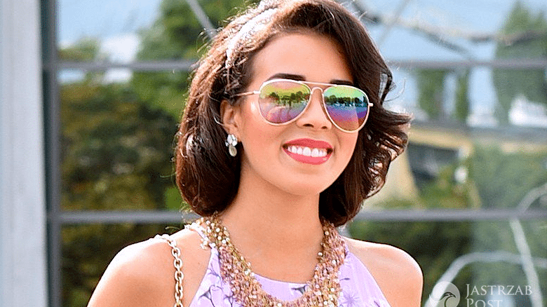 Macademian Girl w Damy i wieśniaczki