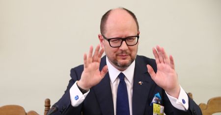 Adamowicz poniżył działacza Młodzieży Wszechpolskiej. Decyzja sądu