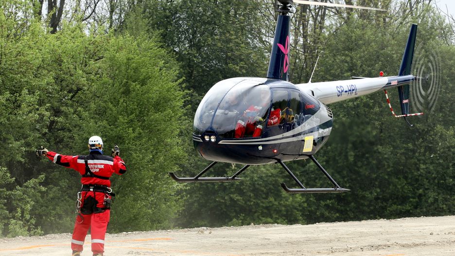 Mężczyzna został opatrzony na miejscu i przetransportowany śmigłowcem do szpitala