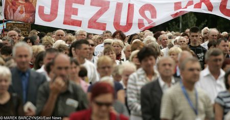 Skandal na pielgrzymce do Częstochowy. Katolicka sekta poluje na bogatych