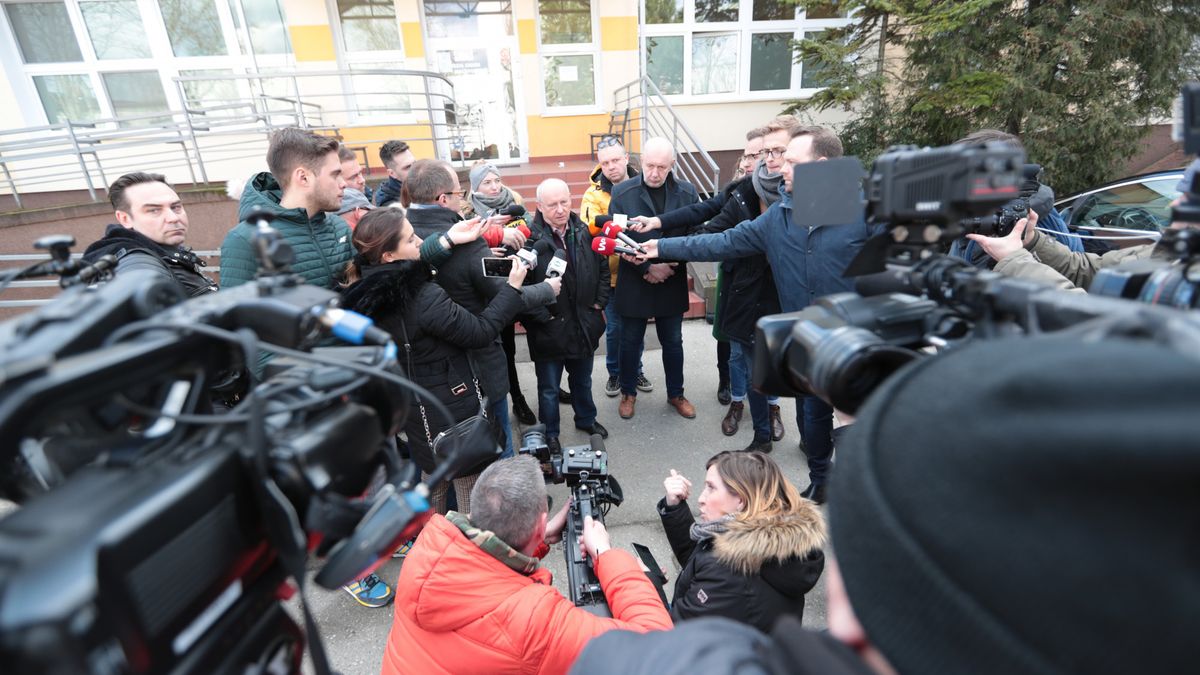 W zielonogórskim szpitalu szybko zużyto rezerwy kombinezonów ochronnych i maseczek.