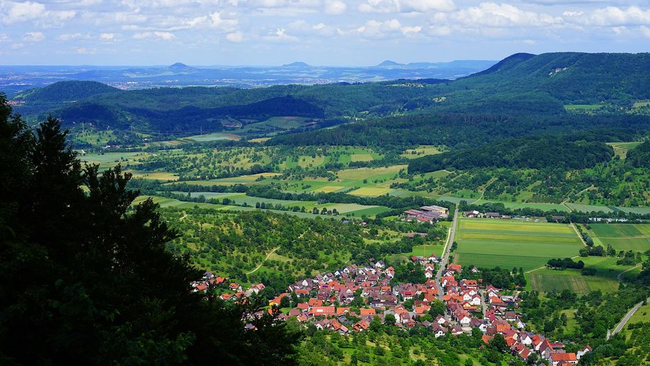 Podczas czwartkowej sesji radni powiatu jeleniogórskiego zdecydowali o zmianie jego nazwy na karkonoski.