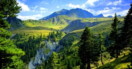 Wiosna i lato w górach. Zaplanuj urlop z dala od plażowiczów