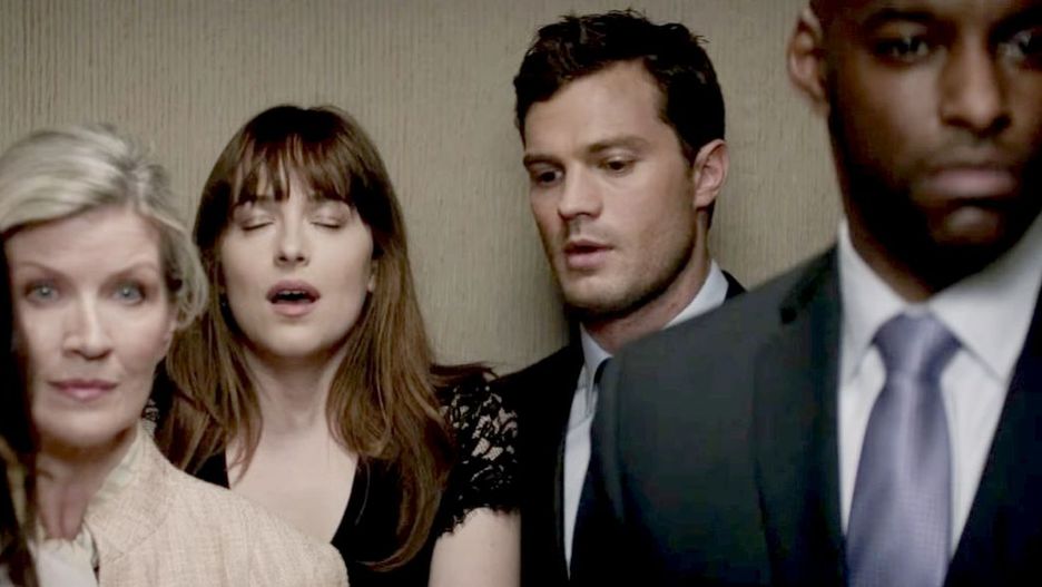 Dakota Johnson i Jamie Dornan w filmie "Ciemniejsza strona Greya"