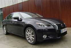 Lexus GS 450h: oszczędna i szybka limuzyna