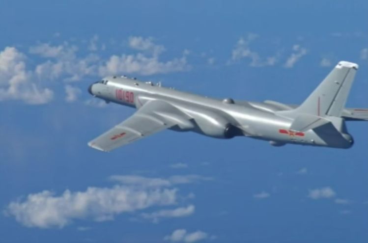 Chińczycy pokazali nową bombę. Ma być odpowiedzią na amerykańską "MOAB"