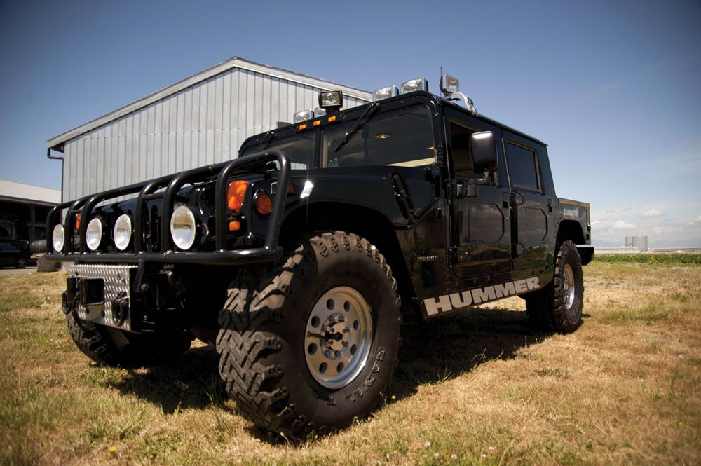 Czarny Hummer H1 Tupaca na sprzedaż. Drugi raz w ciągu 18 miesięcy