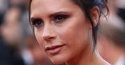 Ciało nastolatki, stawy gimnastyczki. Victoria Beckham doprowadziła tę jedną pozę do perfekcji