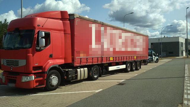 ITD zatrzymało kierowcę, który podczas jazdy pił piwo