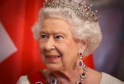 Królowa Elżbieta II czyści klejnoty ginem. Co jeszcze zdradziła asystentka monarchini?