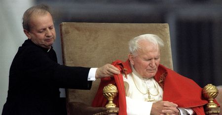 Zmarła sekretarka Jana Pawła II. Siostra Eufrozyna miała 92 lata