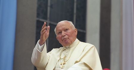 Oburzenie po materiale "Wiadomości" o papieżu. "Przechodzą same siebie"