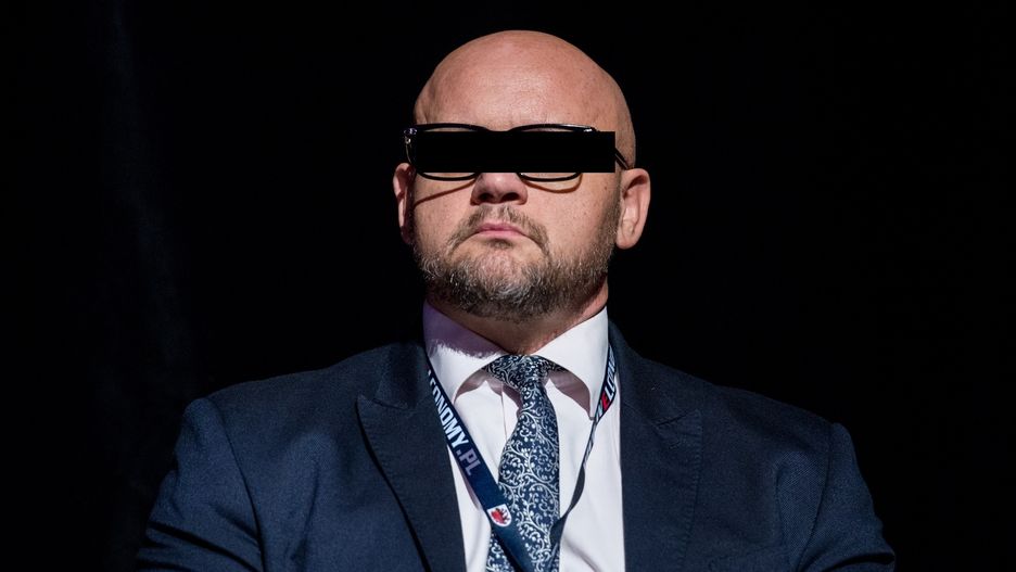 J. podkreśla, że badania retrospektywne potwierdzają jego wersję zdarzeń