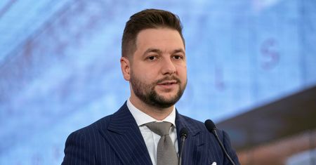 Patryk Jaki startuje do Europarlamentu. Chce pokazać, że "Polska ma rację"