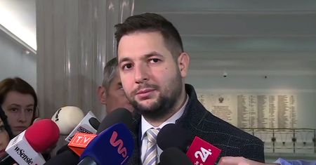 Patryk Jaki o decyzji Komisji Europejskiej. "Stawianie Polski pod pręgierzem"