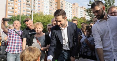 Trzaskowski na wewnętrznej emigracji, a ludzie Jakiego w zbiorowej hipnozie. Kampanijny stan gry