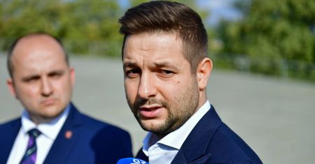 Zgrzyt w Zjednoczonej Prawicy. Patryk Jaki wbija szpilę Jarosławowi Gowinowi