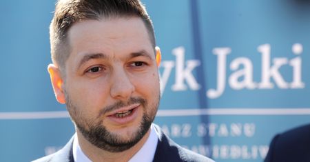 Patryk Jaki o Donaldzie Tusku. Wypomniał mu "wnioski o inwigilację"
