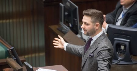 Spięcie na wizji. Patryk Jaki ostro krytykuje TVN. "Pięknie, pięknie!"