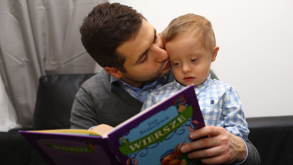 Patryk Jaki z synkiem Radkiem, który ma zespół Downa