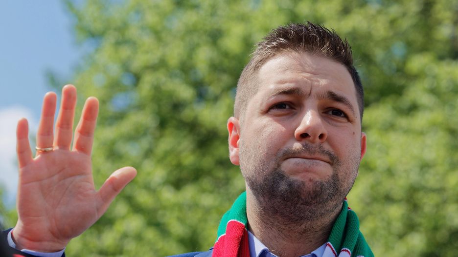 Patryk Jaki w szaliku Legii Warszawa