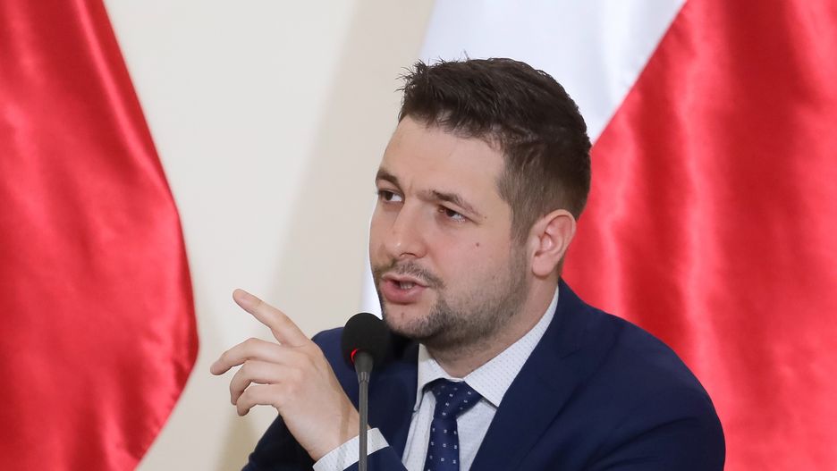 Z sondażu wynika, że Patryk Jaki cieszy się o wiele większą rozpoznawalnością niż Rafał Trzaskowski