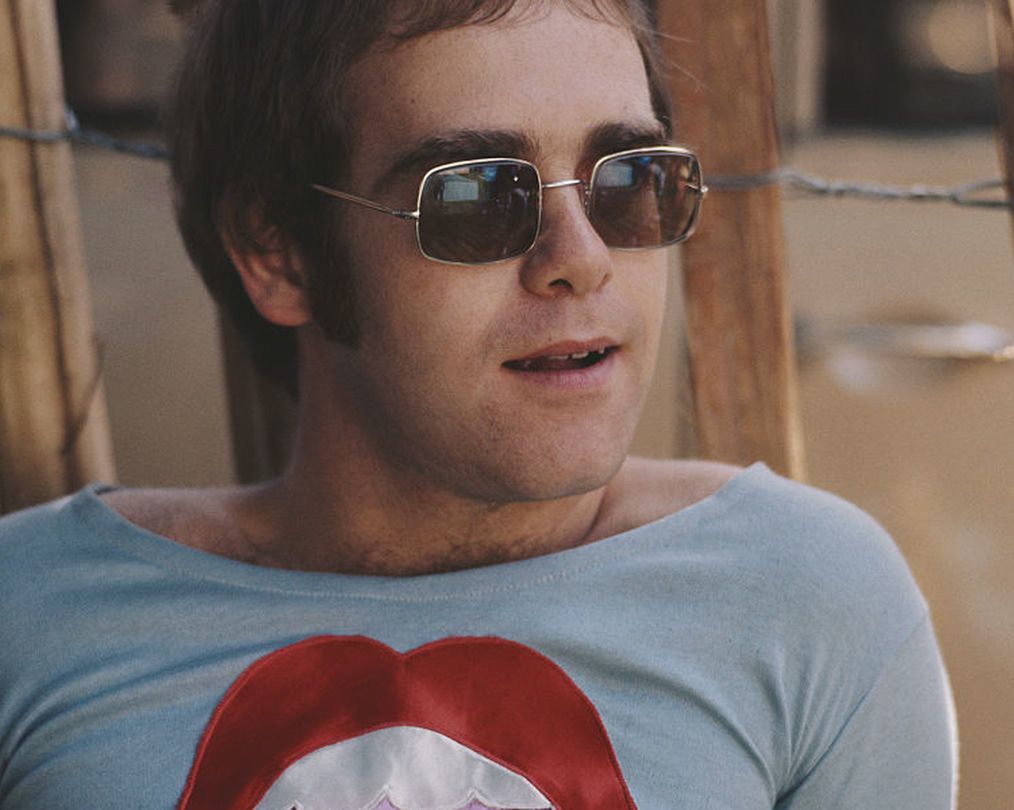 Elton John miał zszargany wizerunek. Tabloid wrabiał go w pedofilię