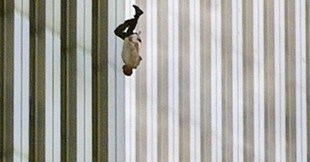 "The Falling Man". Historia najbardziej poruszającego zdjęcia z 11 września