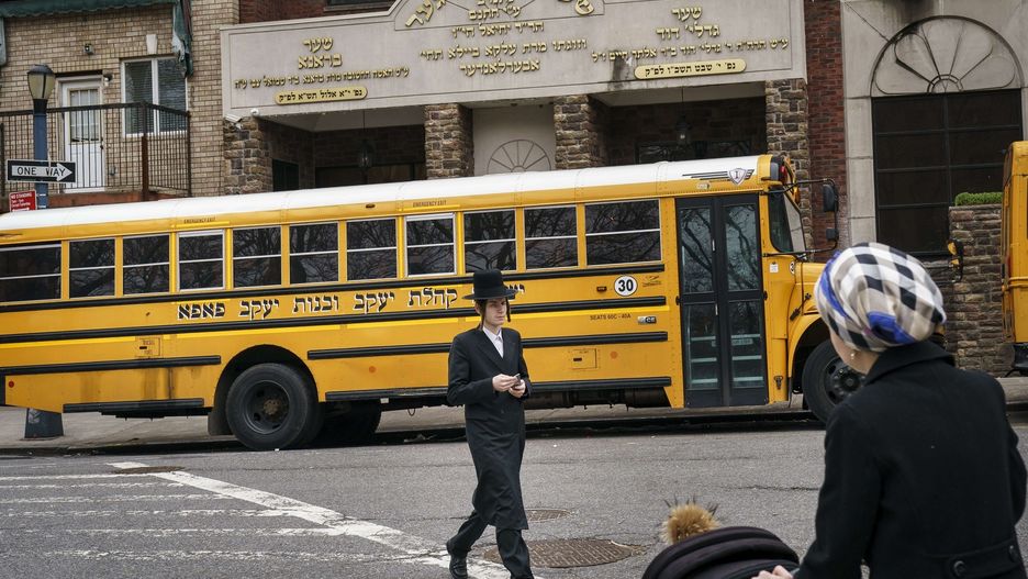 Stan zagrożenia publicznego w nowojorskiej dzielnicy Brooklyn. Najwięcej przypadków odnotowano wśród społeczności w Williamsburg