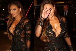 Daphne Joy w koronkowej sukience z bardzo głębokim dekoltem. Seksowna?