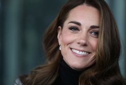 Szczuplutka Kate wszystkich oczarowała. Spodnie idealnie podkreśliły jej sylwetkę