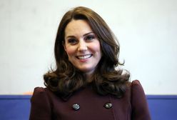 Dlaczego księżna Kate nie zdejmuje płaszcza w miejscach publicznych?