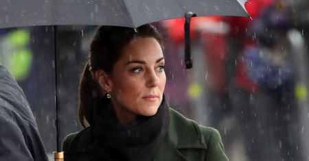 Szczuplutka księżna Kate paraduje w płaszczu za 4,5 tys. zł