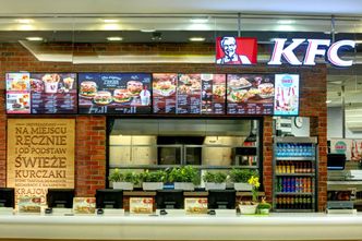 Przebój na giełdzie. Pracowników zastępują maszynami. Wśród odbiorców są KFC i CCC