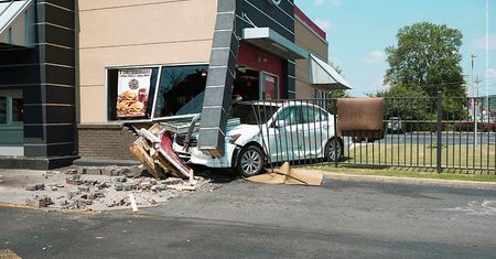 Burger King promuje jedzenie na dowóz. Kontrowersyjna kampania